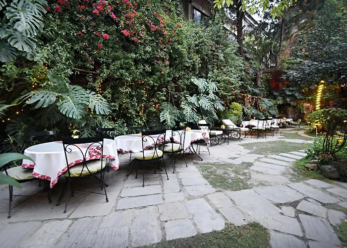 Hotel Nirvana Garden 4*